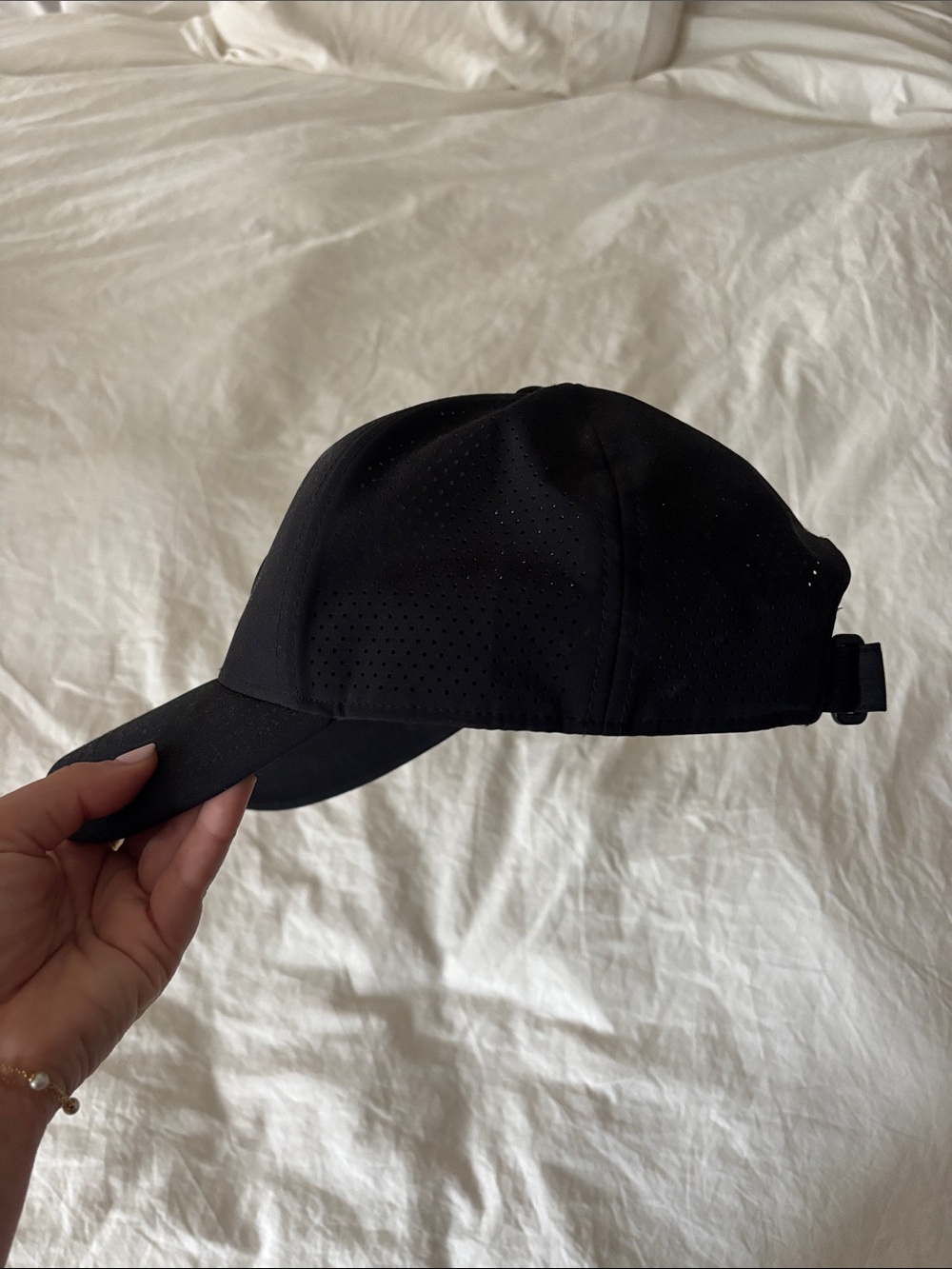 ALO Yoga Black Embossed Logo Baseball Cap - Picture 2 of 6